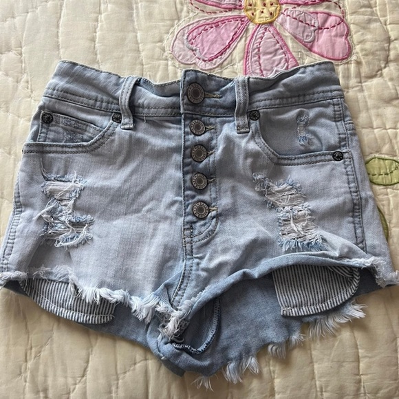 Kendall and kylie 5 button jean shorts - Picture 1 of 3